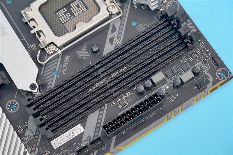 高性价小钢炮！七彩虹B660M GAMING PRO主板评测：内存轻松超4400MHz