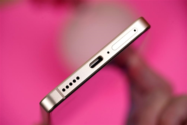 定制骁龙870巅峰版！vivo S15开箱图赏：久违的窄边直屏