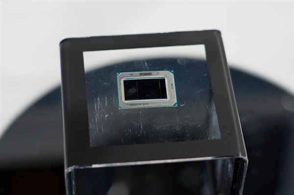 Intel 14代酷睿内核照首曝：2大8小10核心、三种工艺合体
