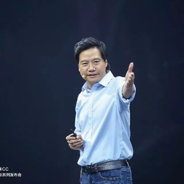 凭借全新的小米CC系列，雷军开始直面硬刚友商