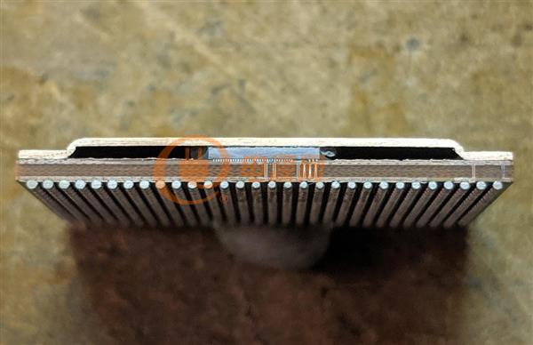 竖着切开CPU，从横切面上能看到什么？