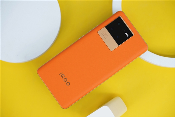 2799元！iQOO Neo6朋克版开箱图赏：1200Hz瞬时触控