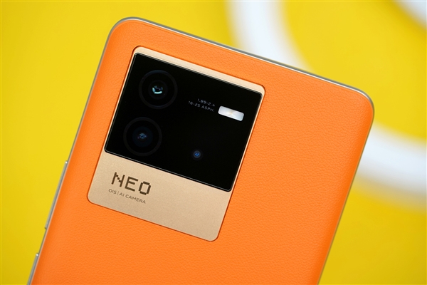 2799元！iQOO Neo6朋克版开箱图赏：1200Hz瞬时触控