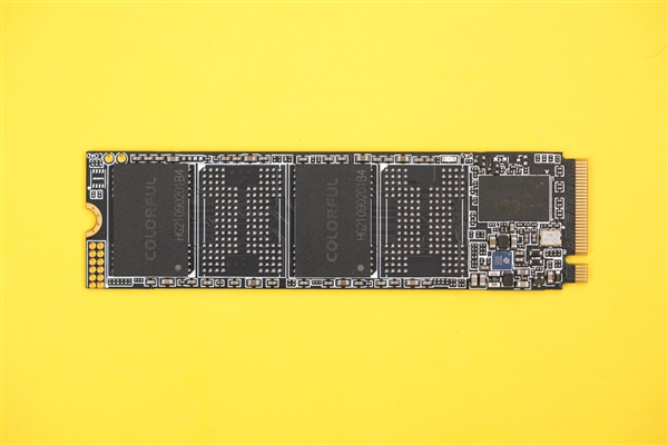 颗粒、主控皆国产！七彩虹战戟CN600 512GB SSD开箱图赏