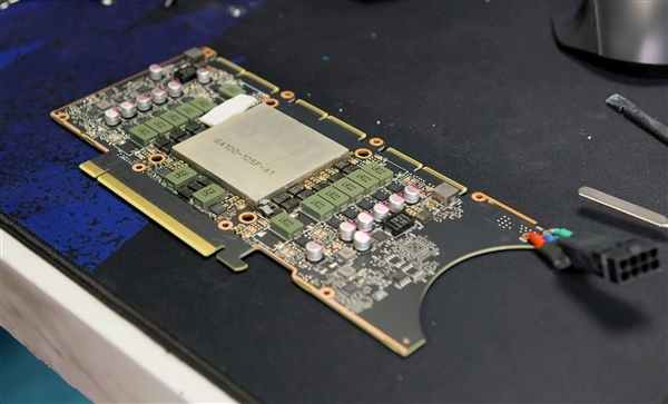 NVIDIA痴迷挖矿:翻出上代Volta架构大核心 做了块神奇的矿卡