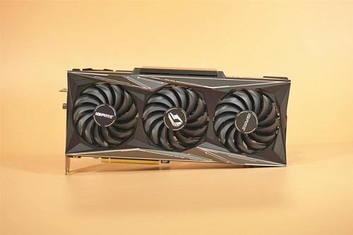 七彩虹iGame RTX 3090 Vulcan OC显卡，散热不赖