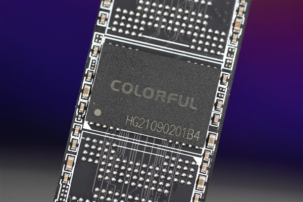 颗粒、主控皆国产！七彩虹战戟CN600 512GB SSD开箱图赏