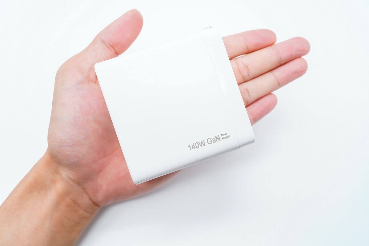 新斯宝推出140W 2C氮化镓充电器,双口均支持PD3.1新标准-充电头网