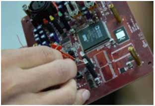 音频巨头Mackie公司使用Pomona Electronics微型测试夹确保高品质音质
