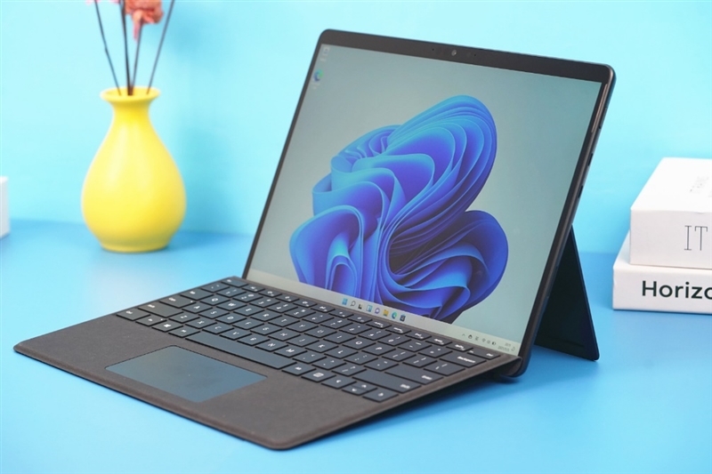 微软Surface Pro 8日常体验：能玩《孤岛危机》 办公娱乐忘掉苹果