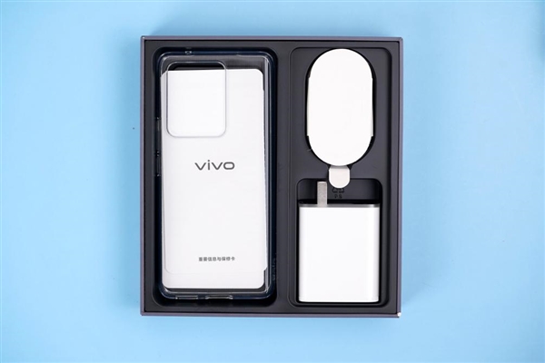 天玑8100+80W超快闪充！vivo S15 Pro开箱图赏