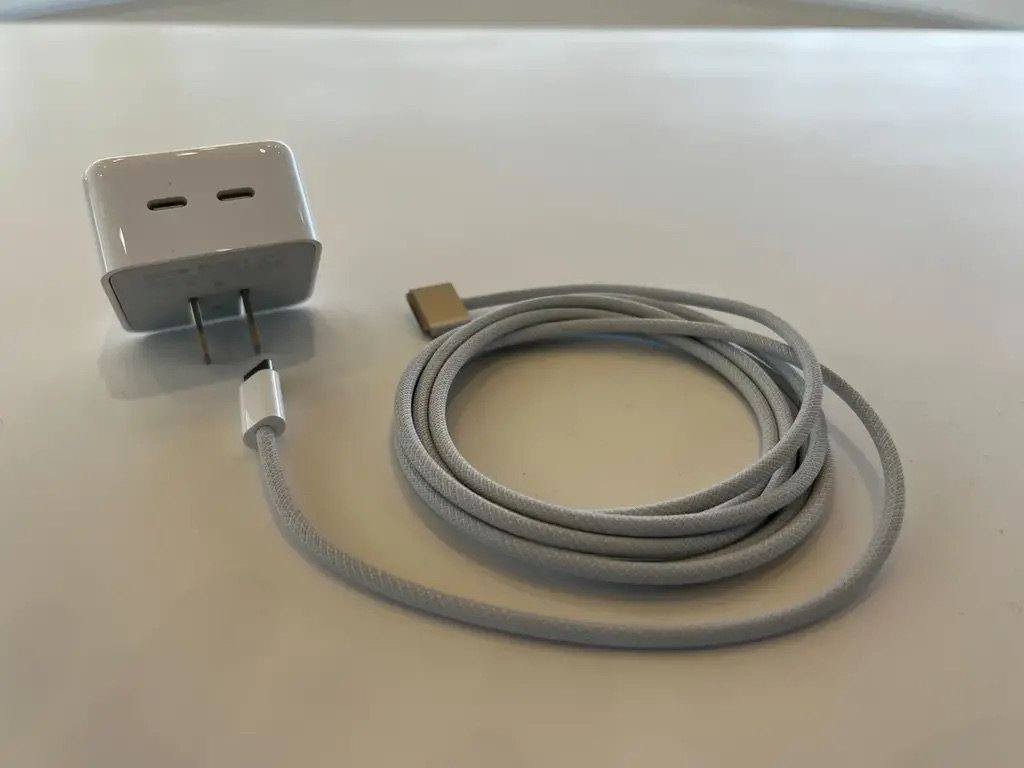 苹果发布两款35W双USB-C充电器,引爆多口充电器市场-充电头网
