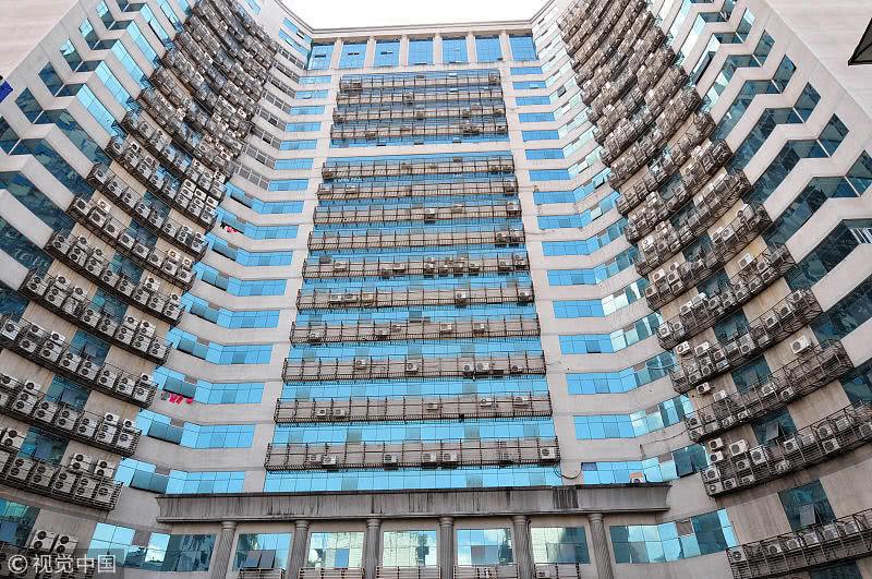 格力美的巨头按兵不动 中小空调品牌上位涨价能牵引市场风向吗？