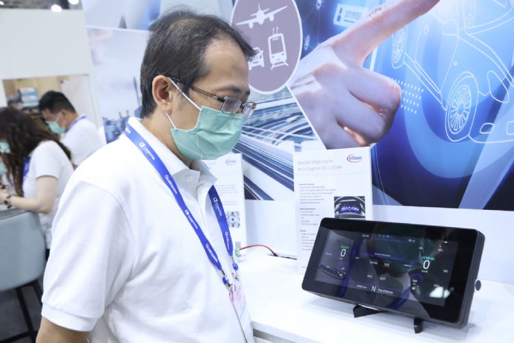 消费电子芯片陷衰退风暴，车用MCU仍将吃紧到2023年下半。符世旻摄