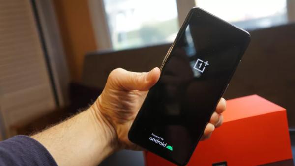 OnePlus 10 Pro 现已发售 - 但您是否应该选择？
