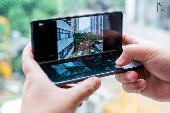 为何折叠智能手机逐渐成熟 iPhone却暂时无动于衷
