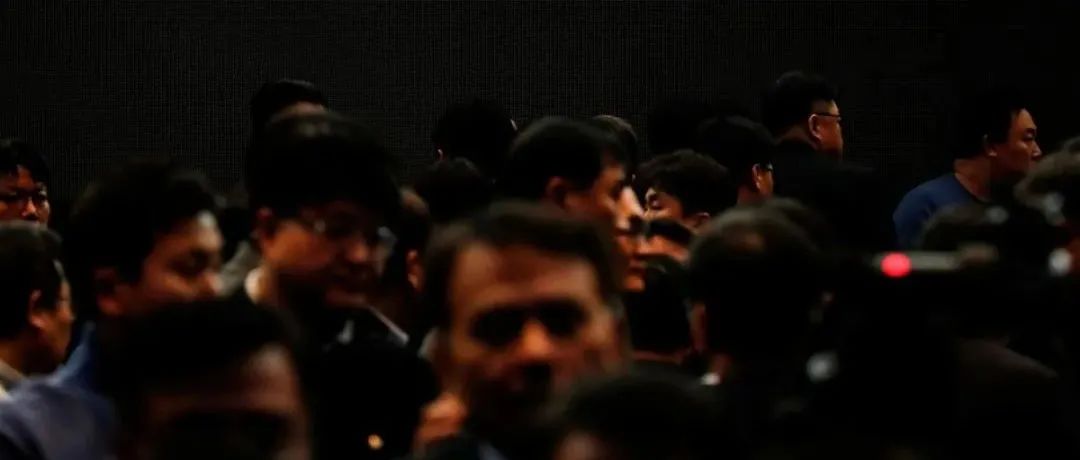 微博宣布调整董事会，阿里CEO张勇辞任微博董事；恒大集团深圳总部招牌被拆除；美 ONE 否认李佳琦补税17亿｜雷峰早报