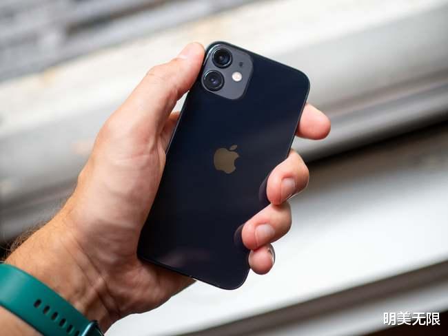 iPhone12mini惨遭停产，苹果品牌魔力没有了吗？