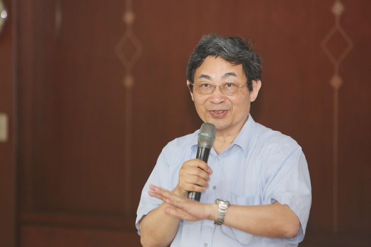 致新：持续往非消费性、高附加价值产品发展