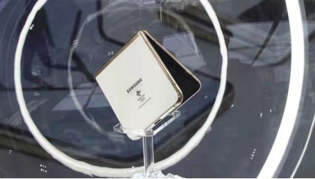 7999元！三星Galaxy Z Flip3 5G奥运纪念版限量开售：从外到内尽显奥运风尚