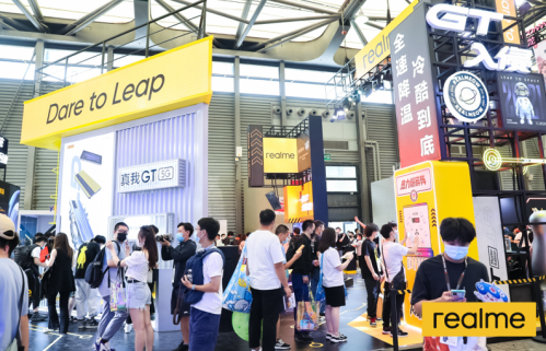realme“GT入侵”展台成ChinaJoy最潮区域，真我GT大师系列火爆全场