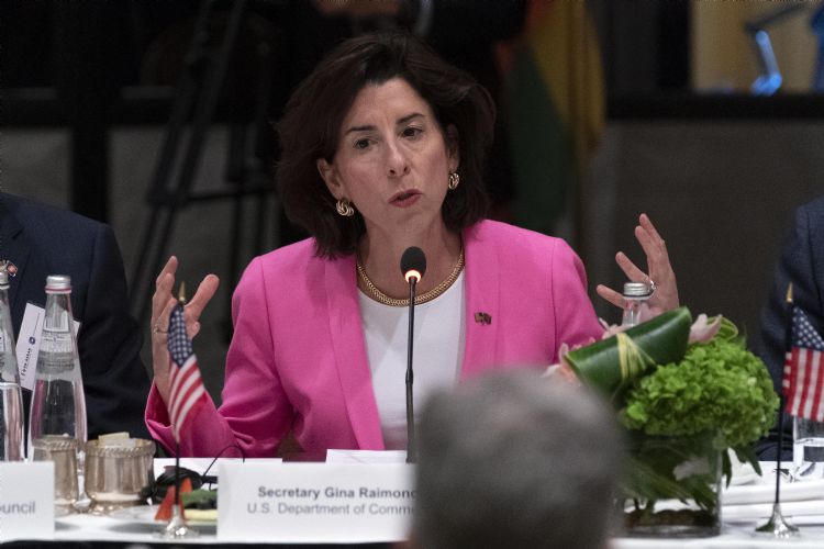 美国商务部长Gina Raimondo暗示，即便是原本想要留在美国的芯片企业，也可能因为国会移动太慢而选择离开。法新社