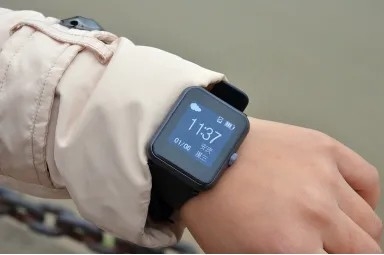 我买了块智能手表被烫伤了 你敢信?