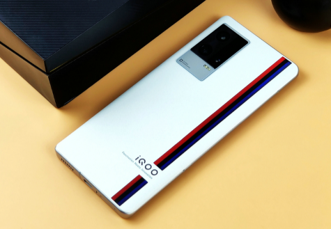 iQOO 8 Pro评测：120Hz 2K屏+双主摄微云台 强大的不止是性能
