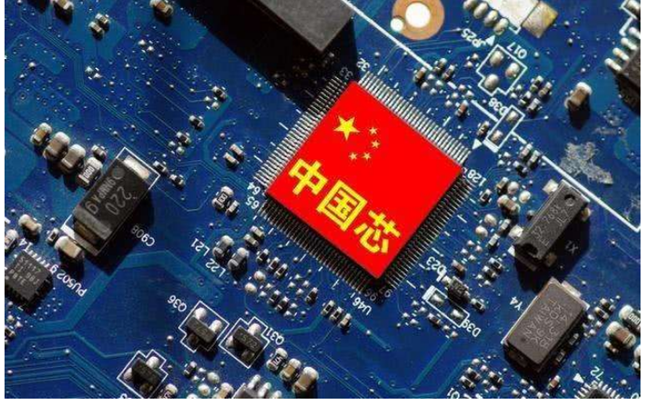 长江存储 年底可望投产，每月30万片晶圆