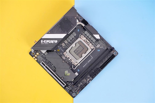 一体化10层PCB！铭瑄MS-iCraft Z690lTX WIFI主板图赏