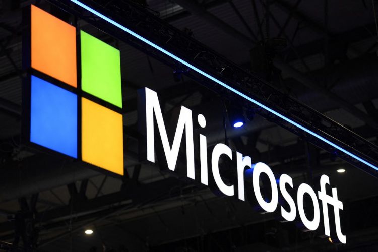 微软推出Surface Hub 2第一款AI镜头
