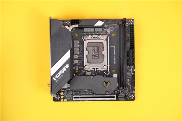 一体化10层PCB！铭瑄MS-iCraft Z690lTX WIFI主板图赏