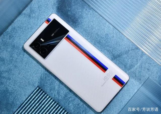 512GB+120w快充，降价400元还送耳机，iQOO良心了