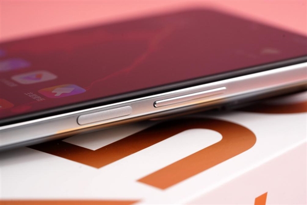 K系列史上最强标准版！首发天玑8100 Redmi K50银迹开箱图赏