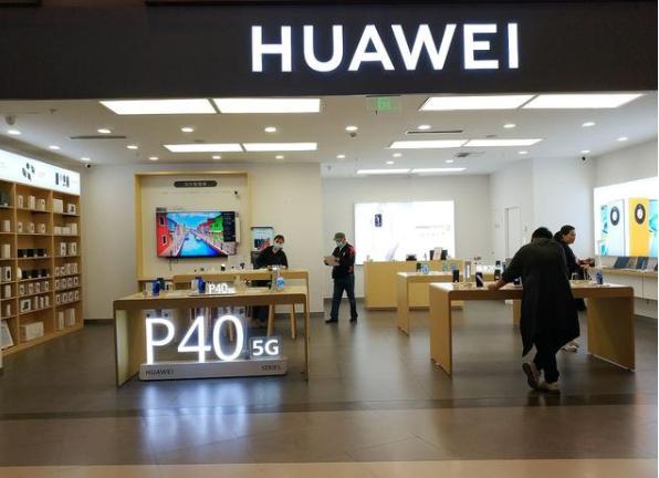 光刻机只是幌子！华为另辟蹊径“骗了”所有人，美鹰派已无计可施