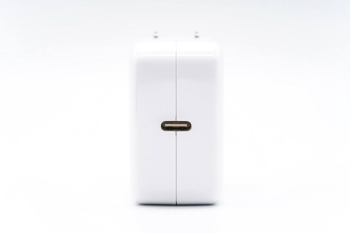酷科推出65W氮化镓充电器,1.06W/cm³高功率密度-充电头网