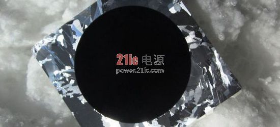 黑硅太阳能—比蓝色硅效率更高