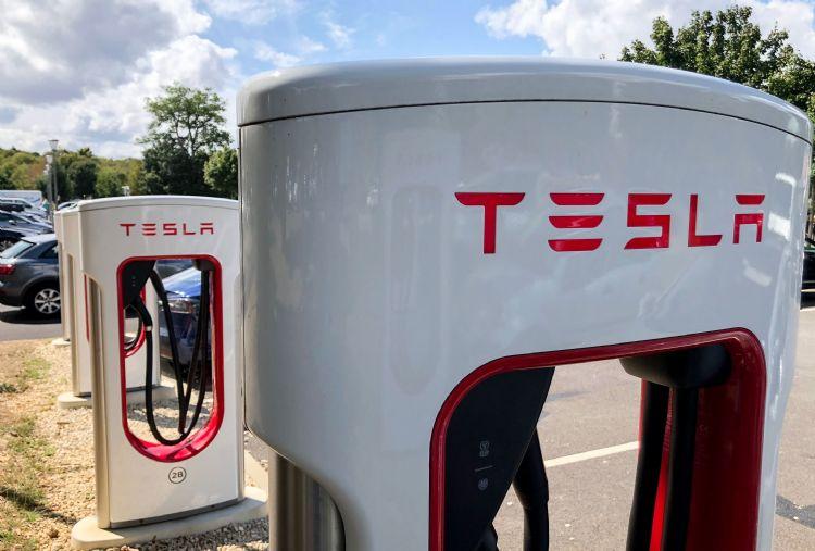 跻身能源大厂Tesla推新款百万英哩电池