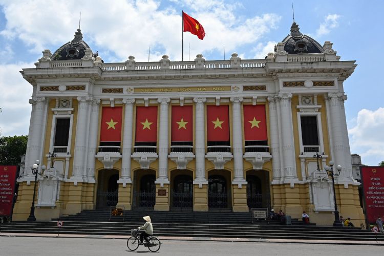 专家表示，为了维持出口的高成长率，越南有必要吸引并发展半导体等高科技含量产业。法新社