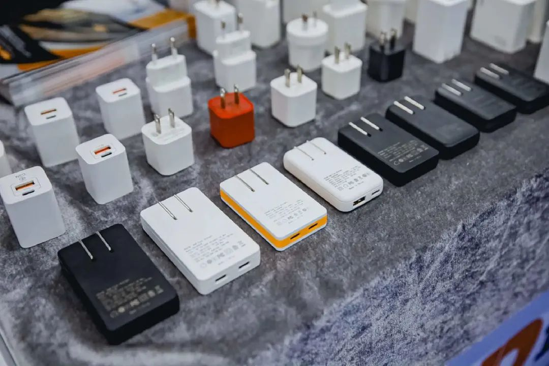 工厂超薄充电器汇总-充电头网