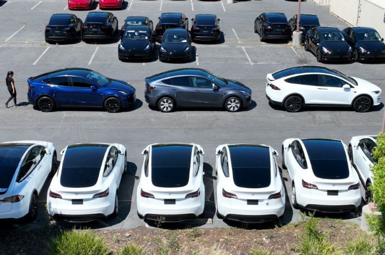 Tesla 2Q交车2年来首见季减
