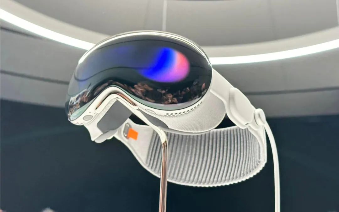 空间计算来临，苹果Vision Pro或将带火AR/VR医疗