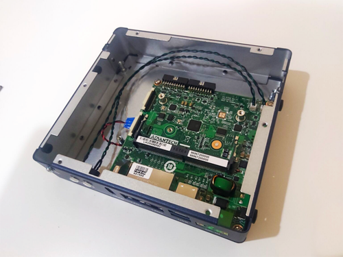 【开箱测评】搭载NVIDIA Jetson系列的工业级边缘AI网关：研华EPC－R7200