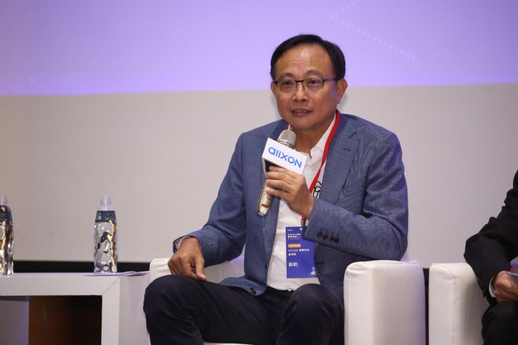 凌华董事长刘钧认为，产业还在破碎化阶段，业者正可趁机混水摸鱼。李建梁摄