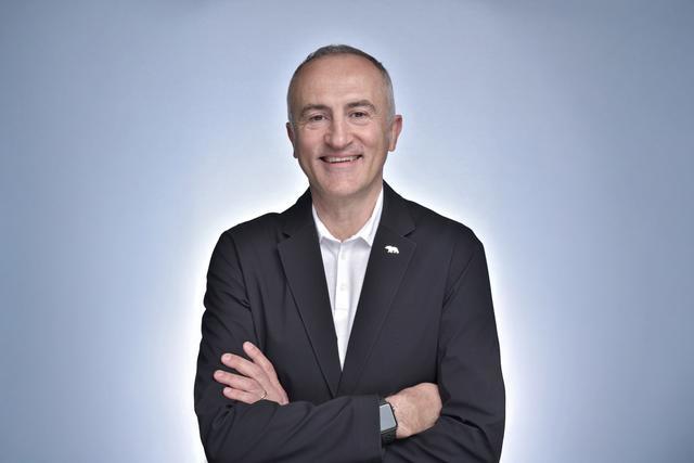 Lucid迎来新CEO，沙特基金与Uber加码投资