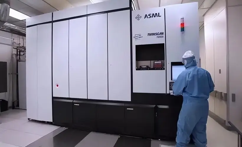 国产DUV光刻机新突破：套刻精度≤8nm