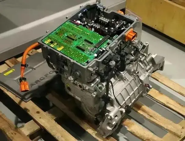 ​瑞萨电子与尼得科合作开发“8合1”电动汽车驱动电机系统