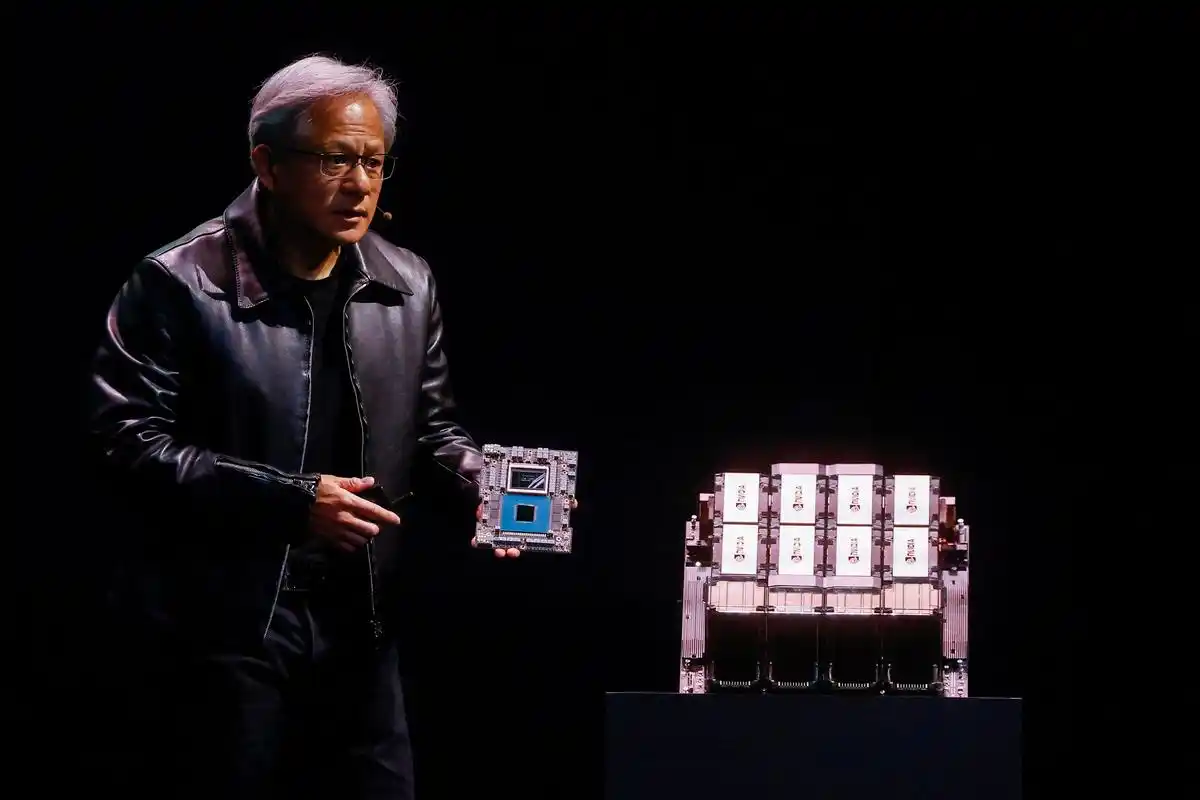 黄仁勋与Musk重启合作，共建10万颗H200 GPU超级集群