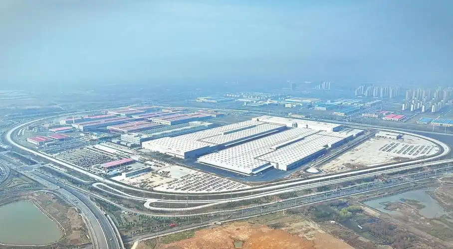 江汽集团尊界超级工厂落成
