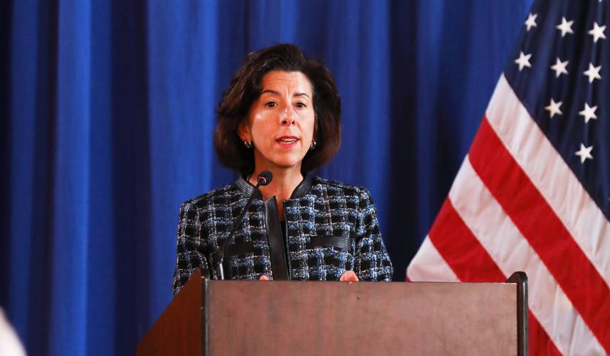 美国商务部长雷蒙多：遏制中国发展是愚蠢行为